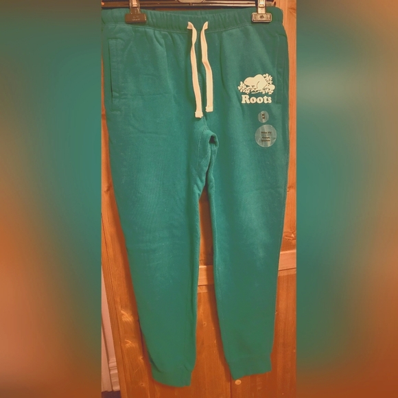 Roots Canada women Joggers NWT - Picture 1 of 2